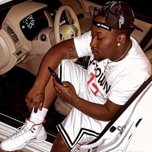 Meet your Posher, Dee